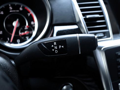 Used 2015 Mercedes-Benz GL 63 AMG 4MATIC image 26