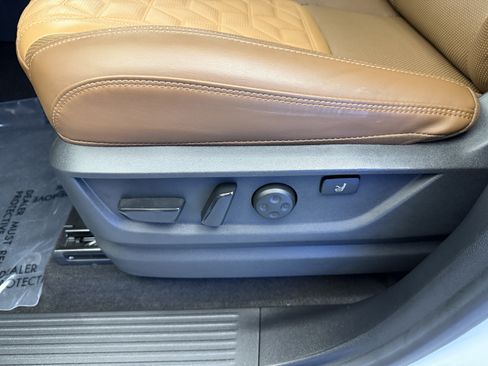 Used 2025 Nissan Armada Platinum Reserve AWD/4WD image 14