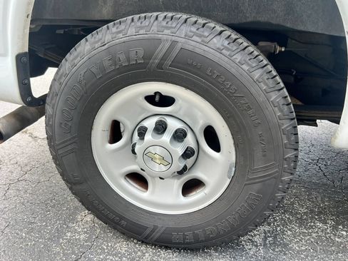Used 2020 Chevrolet Express 2500 RWD image 13