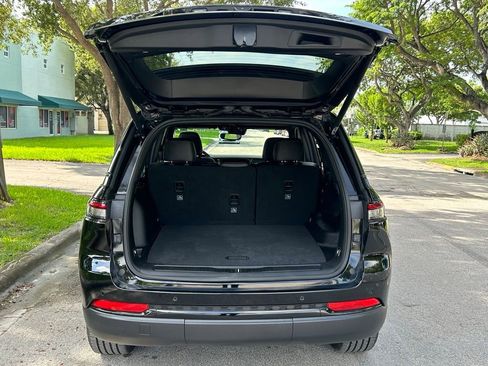 Certified 2024 Jeep Grand Cherokee Altitude image 32