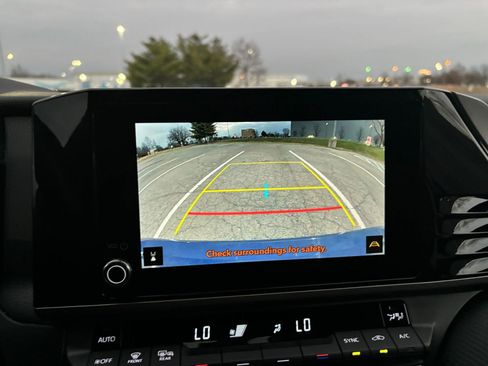 Used 2025 Toyota Camry SE image 17