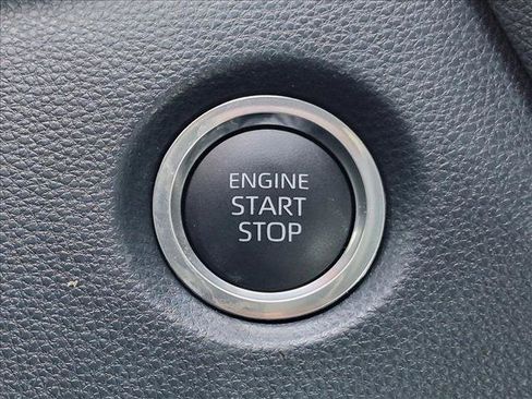 Used 2025 Toyota Corolla SE FWD image 14