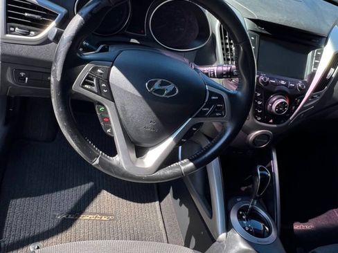 Used 2013 Hyundai Veloster w/ Style Pkg FWD image 19