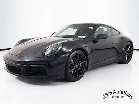 Used 2024 Porsche 911 Carrera RWD image 3