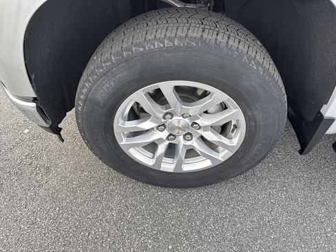 Used 2022 Chevrolet Silverado 1500 LT image 14