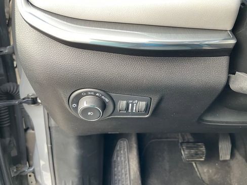 Used 2024 Jeep Compass Limited image 29