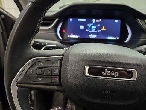 Used 2023 Jeep Grand Cherokee Limited AWD/4WD image 18