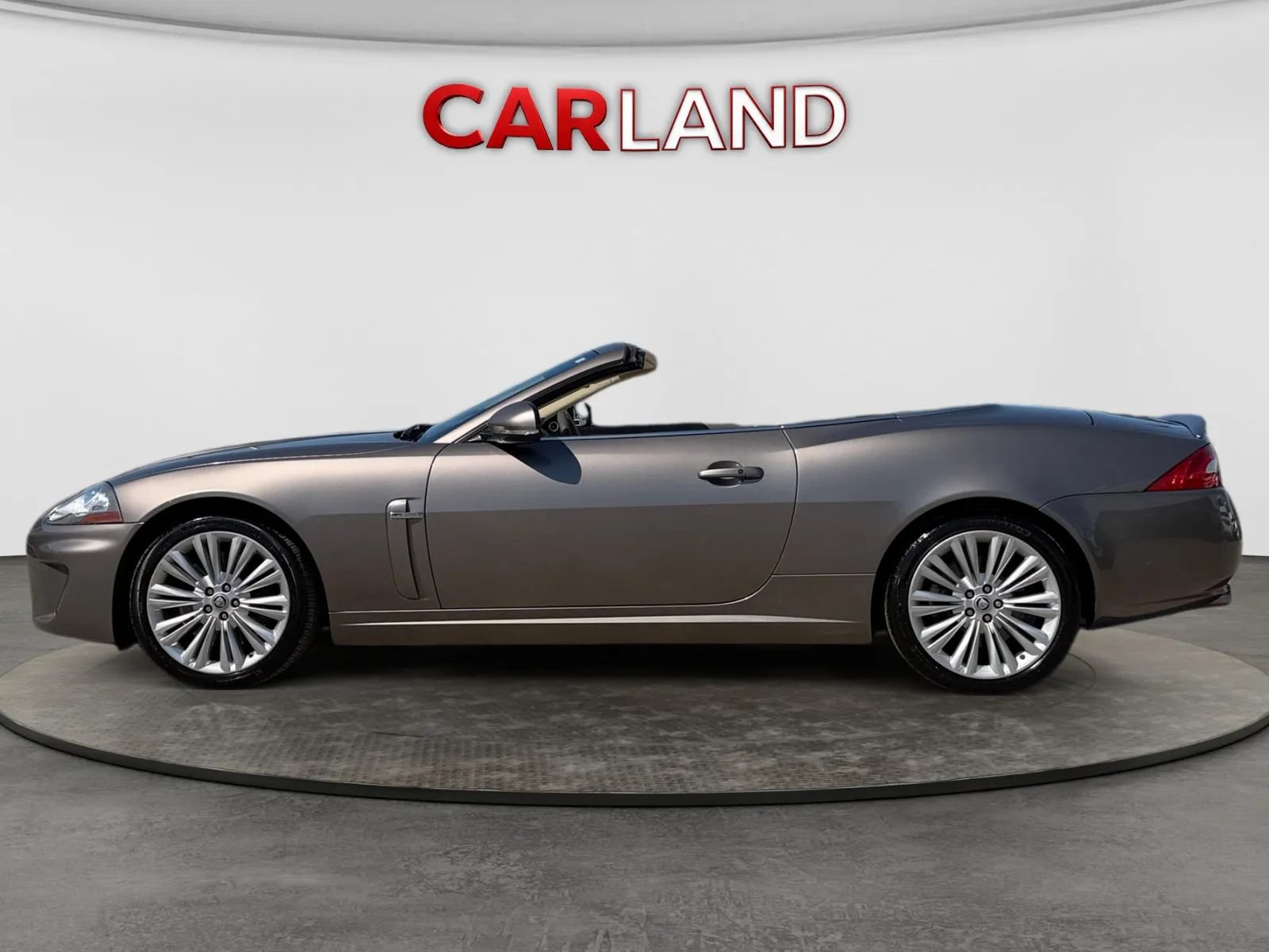 Used 2010 Jaguar XK Convertible RWD image 2