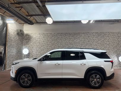 Used 2024 Chevrolet Traverse LT