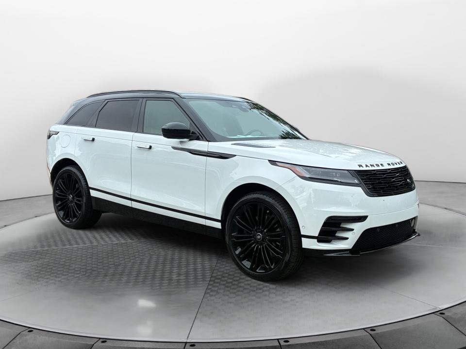 Used 2026 Land Rover Range Rover Velar Dynamic SE AWD/4WD image 3
