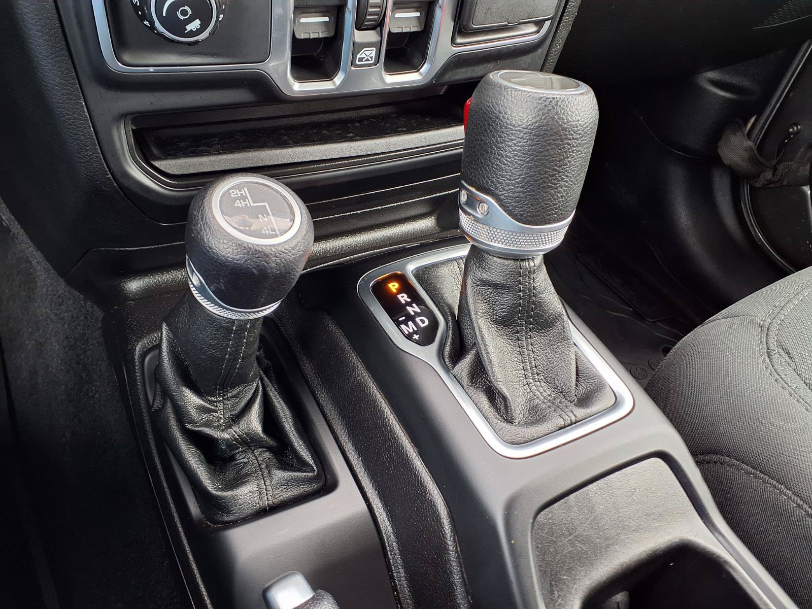 Used 2021 Jeep Gladiator Sport AWD/4WD image 24