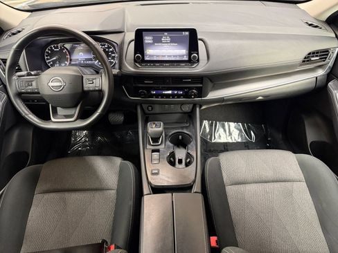 Used 2025 Nissan Rogue SV FWD image 35