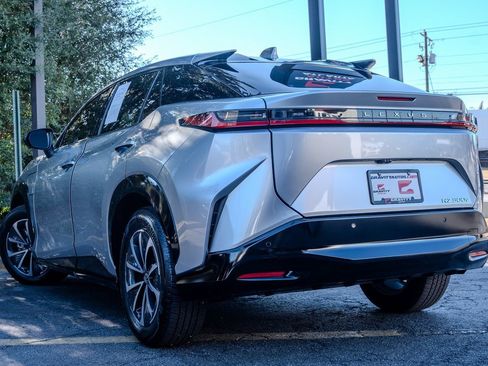 Used 2025 Lexus RZ 300e image 23