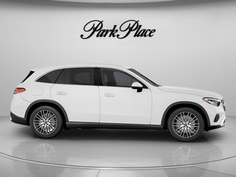 Used 2026 Mercedes-Benz GLC 300 image 27