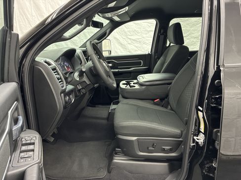 Used 2025 RAM 2500 Big Horn AWD/4WD image 15