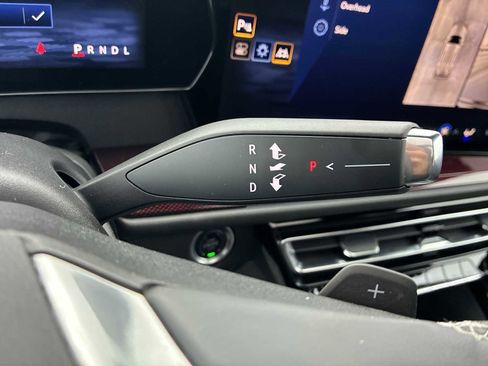 Used 2024 Chevrolet Traverse Z71 w/ Enhanced Driving Package image 15