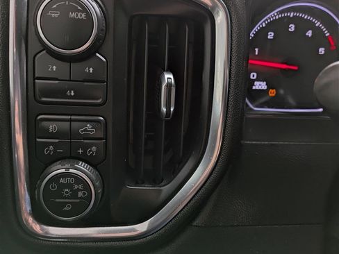 Used 2020 Chevrolet Silverado 2500 LT w/ Texas Edition AWD/4WD image 27