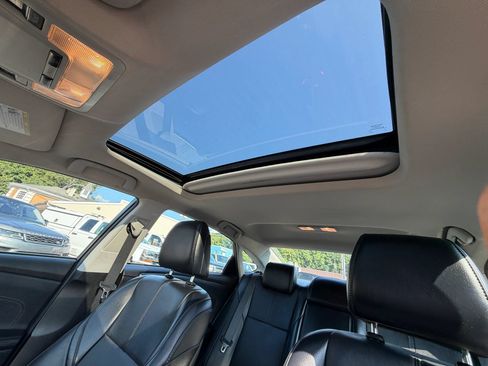 Used 2016 Toyota Avalon XLE Plus FWD image 12