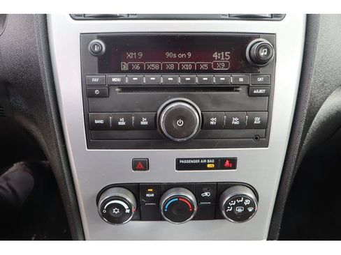 Used 2011 GMC Acadia SLE image 14