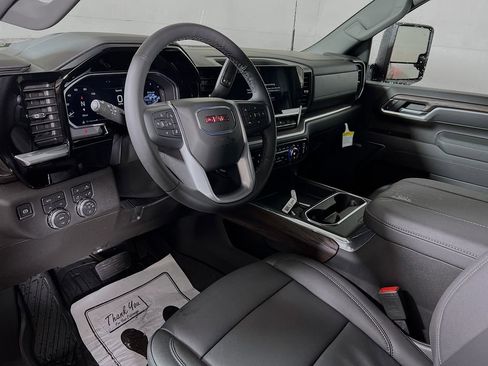 New 2026 GMC Sierra 3500 SLT w/ SLT Convenience Package image 8