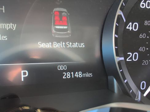 Used 2023 Toyota Highlander L image 19