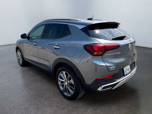 Used 2021 Buick Encore GX Essence w/ Advanced Technology Package FWD image 3
