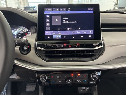 Certified 2024 Jeep Compass Limited AWD/4WD image 27