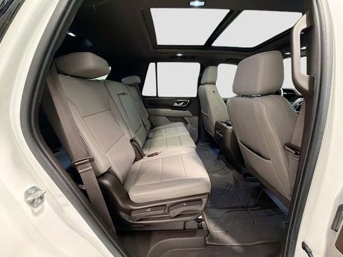 Used 2022 Chevrolet Tahoe LT w/ Luxury Package AWD/4WD image 27