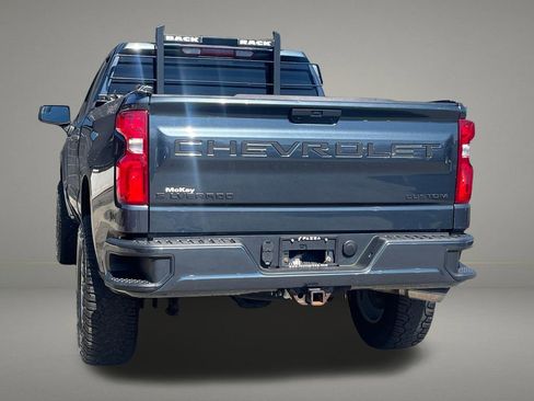Used 2019 Chevrolet Silverado 1500 Custom w/ Custom Value Package AWD/4WD image 3