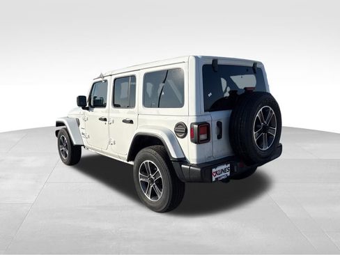 Used 2023 Jeep Wrangler Sahara image 7