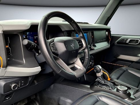 Used 2022 Ford Bronco Badlands image 16