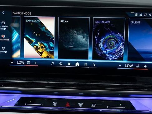 Used 2025 BMW 740i xDrive image 35