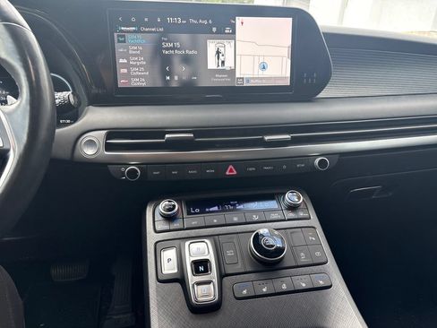 Used 2023 Hyundai Palisade Limited FWD image 16