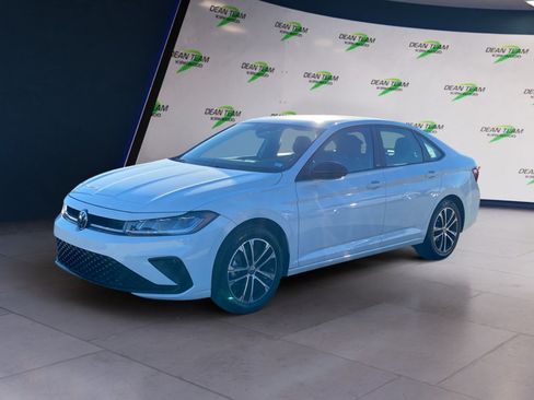 Used 2025 Volkswagen Jetta Sport FWD image 3