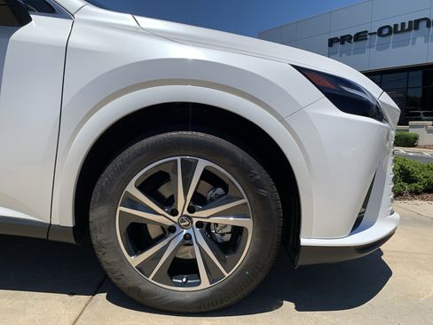 Used 2025 Lexus RX 350 Premium w/ Accessory Package (Z1) FWD image 13