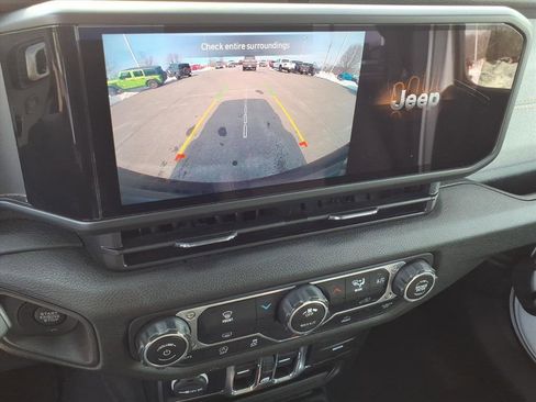 Used 2024 Jeep Wrangler Sport S image 25