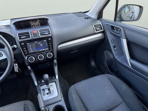 Used 2018 Subaru Forester 2.5i Premium image 12