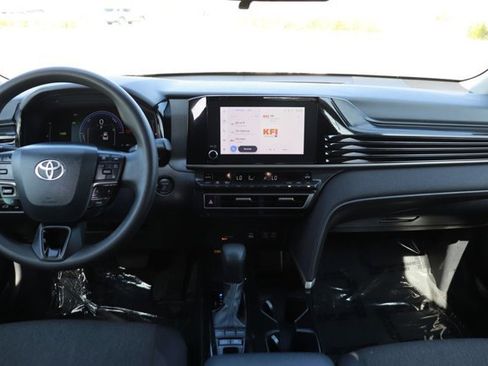 Used 2025 Toyota Camry LE image 16