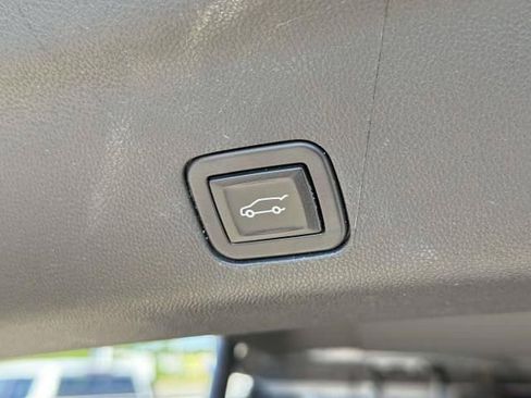 Used 2022 Chevrolet Tahoe LT AWD/4WD image 10