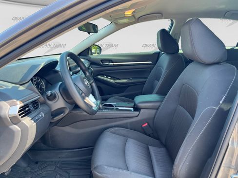 Used 2023 Nissan Altima 2.5 SV FWD image 9