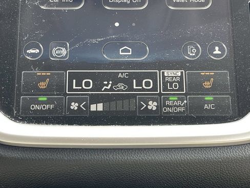 Used 2025 Subaru Ascent Premium AWD/4WD image 35