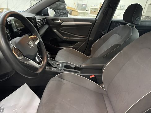 Used 2025 Volkswagen Jetta Sport image 13