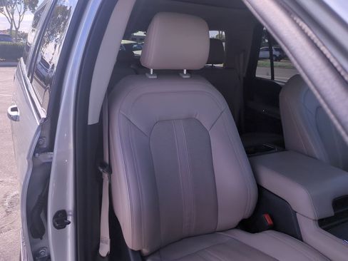 Used 2023 Ford Expedition Max Limited image 37