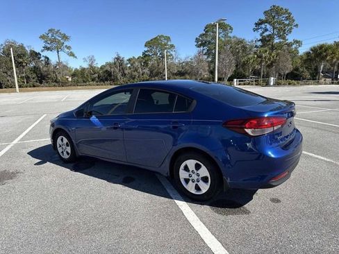 Used 2018 Kia Forte LX w/ LX Rear Camera Package image 5