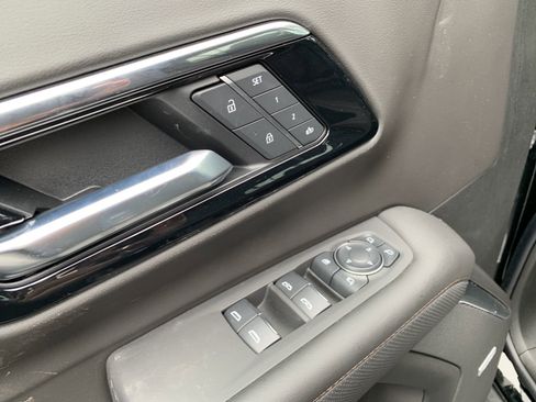 New 2025 Chevrolet Tahoe High Country w/ Sun And Tow Package image 9