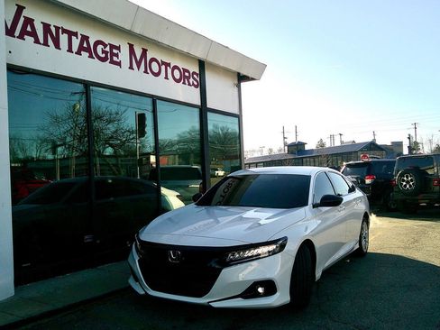 Used 2022 Honda Accord Sport image 1
