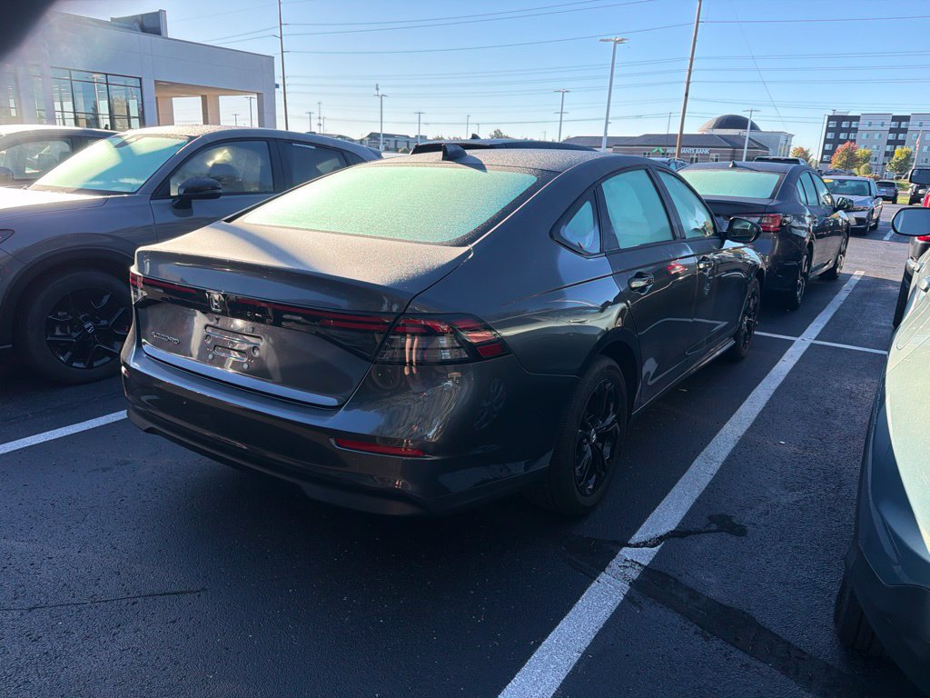 Used 2025 Honda Accord SE image 3