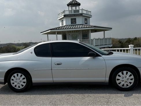 Used 2001 Chevrolet Monte Carlo LS image 4