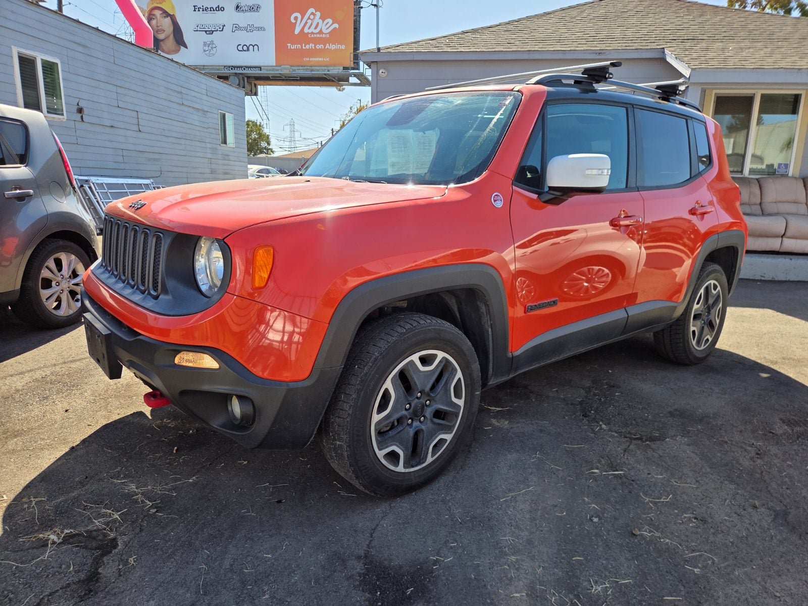 Used 2015 Jeep Renegade Trailhawk AWD/4WD image 1