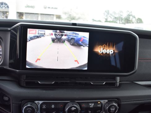 Used 2025 Jeep Wrangler Unlimited Rubicon w/ Safety Group image 19